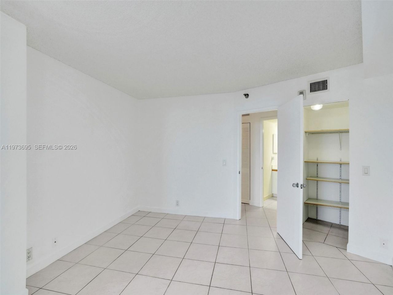 3400 192nd St , Unit 1811, Aventura, FL 33180 Photo