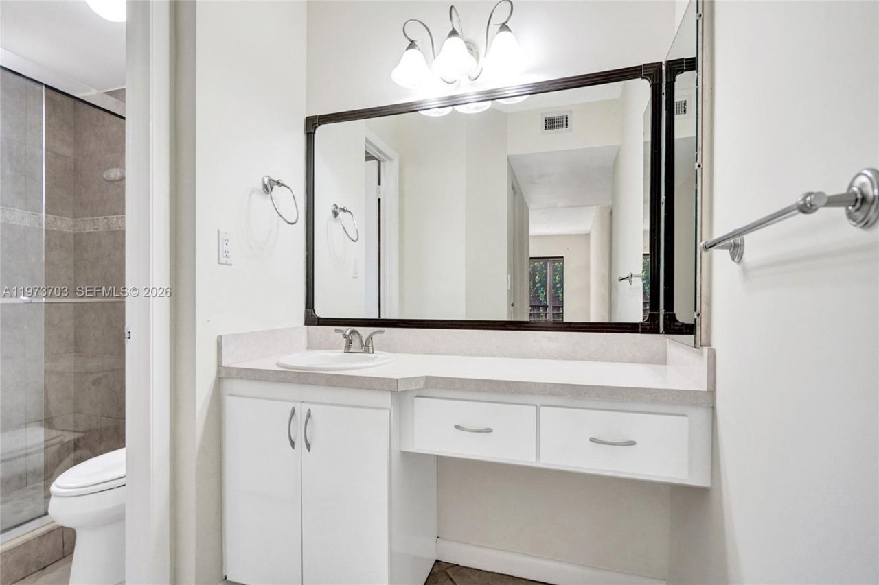 6655 W Broward Blvd, Unit 309, Plantation, FL 33317 Photo