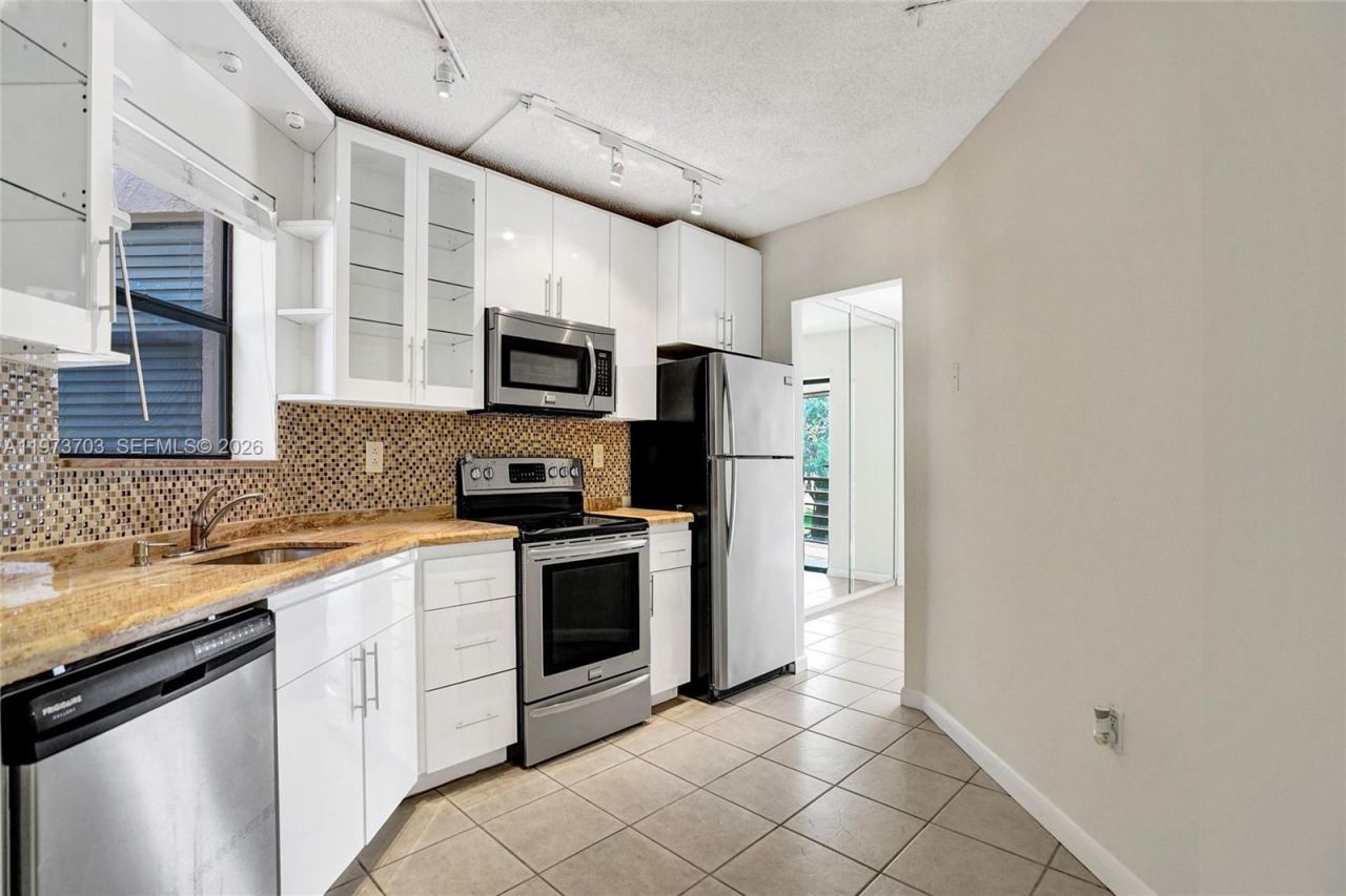 6655 W Broward Blvd, Unit 309, Plantation, FL 33317 Photo