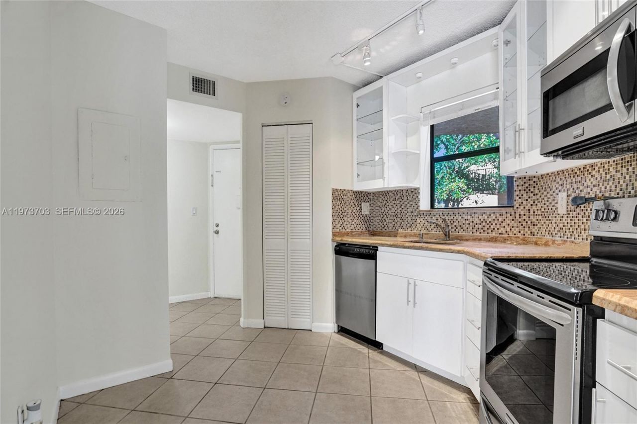 6655 W Broward Blvd, Unit 309, Plantation, FL 33317 Photo