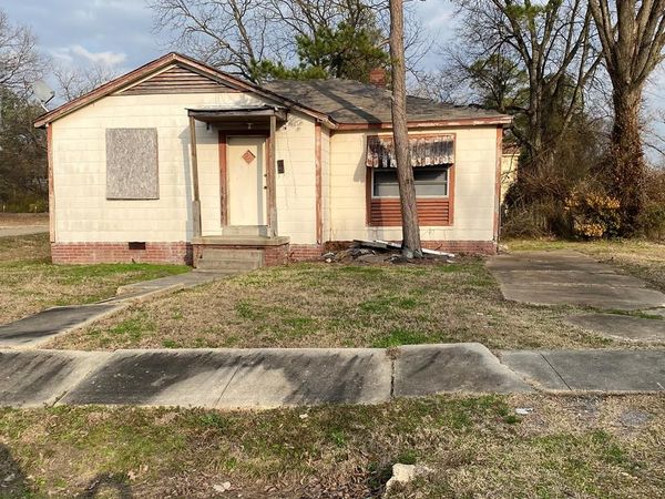 300 S 20th Street, West Memphis, AR 72301