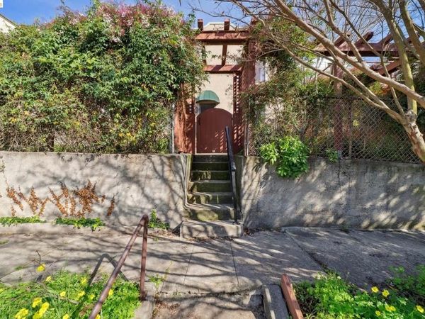 822 822 A St, Crockett, CA 94525