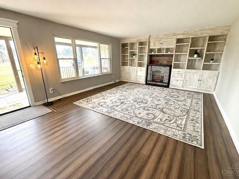 6189 Lesourdsville West Chester Road, Liberty Township, OH 45011 Photo 6