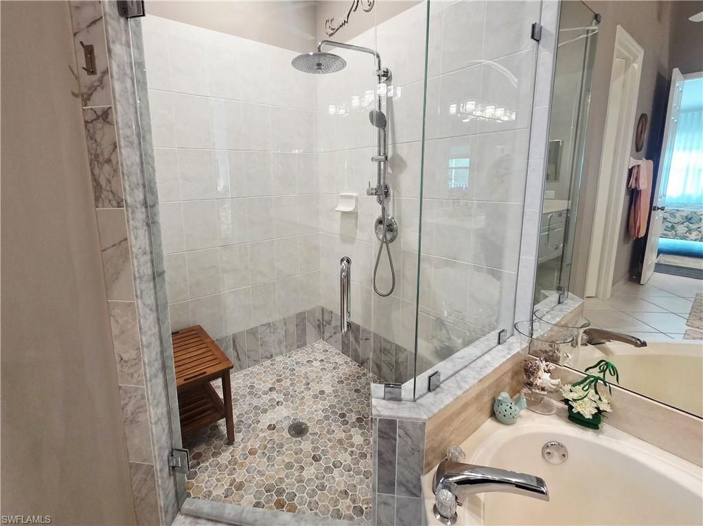 6775 Huntington Lakes Cir, Unit 202, Naples, FL 34119 Photo