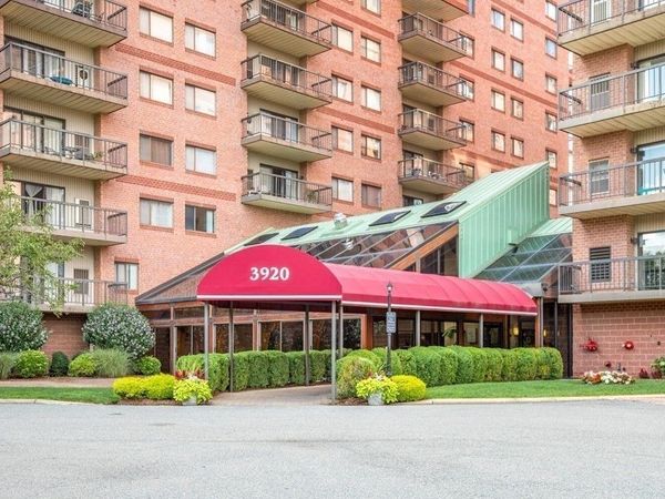 3920 Mystic Valley Pkwy, Unit 1002, Medford, MA 02155