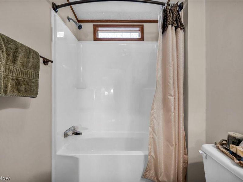 378 Pin Oak, Elyria, OH 44035 Photo 36