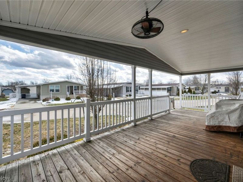 378 Pin Oak, Elyria, OH 44035 Photo 4