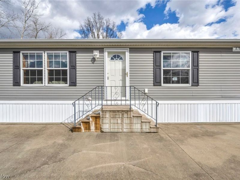 378 Pin Oak, Elyria, OH 44035 Photo 6