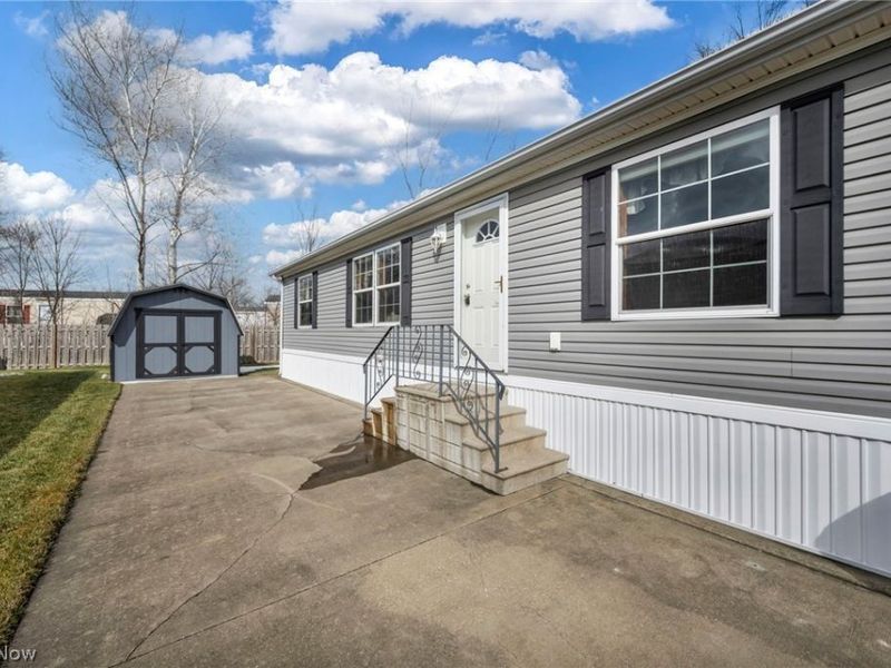 378 Pin Oak, Elyria, OH 44035 Photo 7