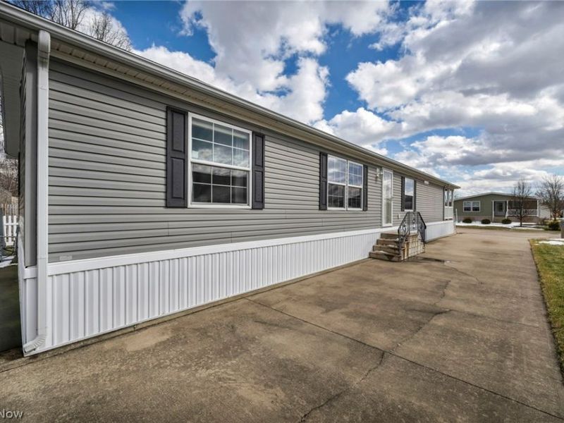 378 Pin Oak, Elyria, OH 44035 Photo 8