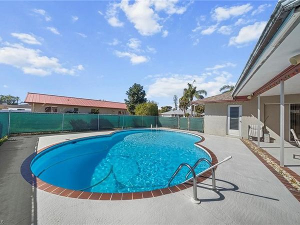 2172 Lochmoor CIR , NORTH FORT MYERS, FL 33903