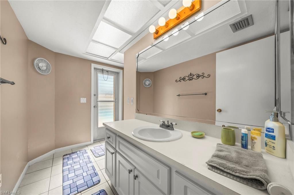 2172 Lochmoor Cir, North Fort Myers, FL 33903 Photo