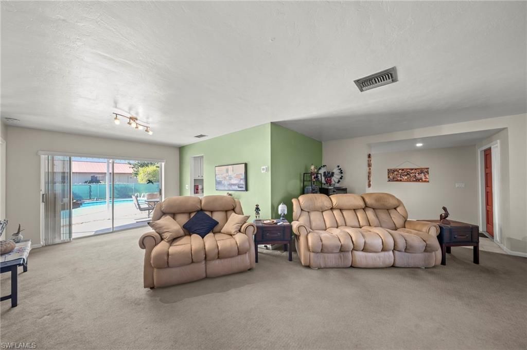 2172 Lochmoor Cir, North Fort Myers, FL 33903 Photo