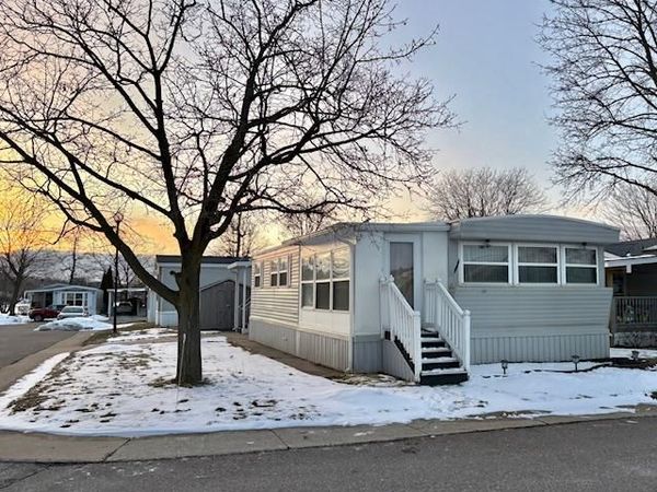 228 Greenhill, White Lake Twp, MI 48386