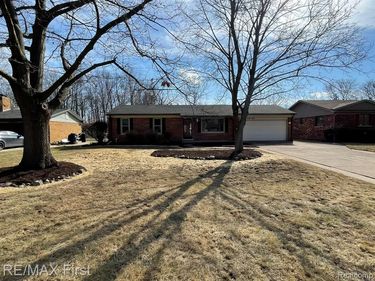 48065 Fuller Road, Chesterfield Twp, MI 48051