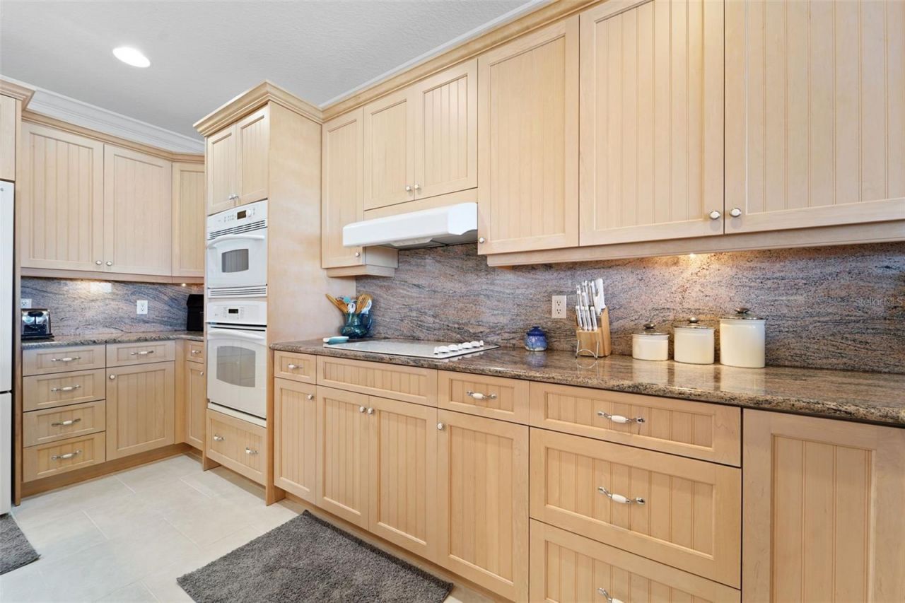 17735 Gulf Boulevard, Unit 702, Redington Shores, FL 33708 Photo