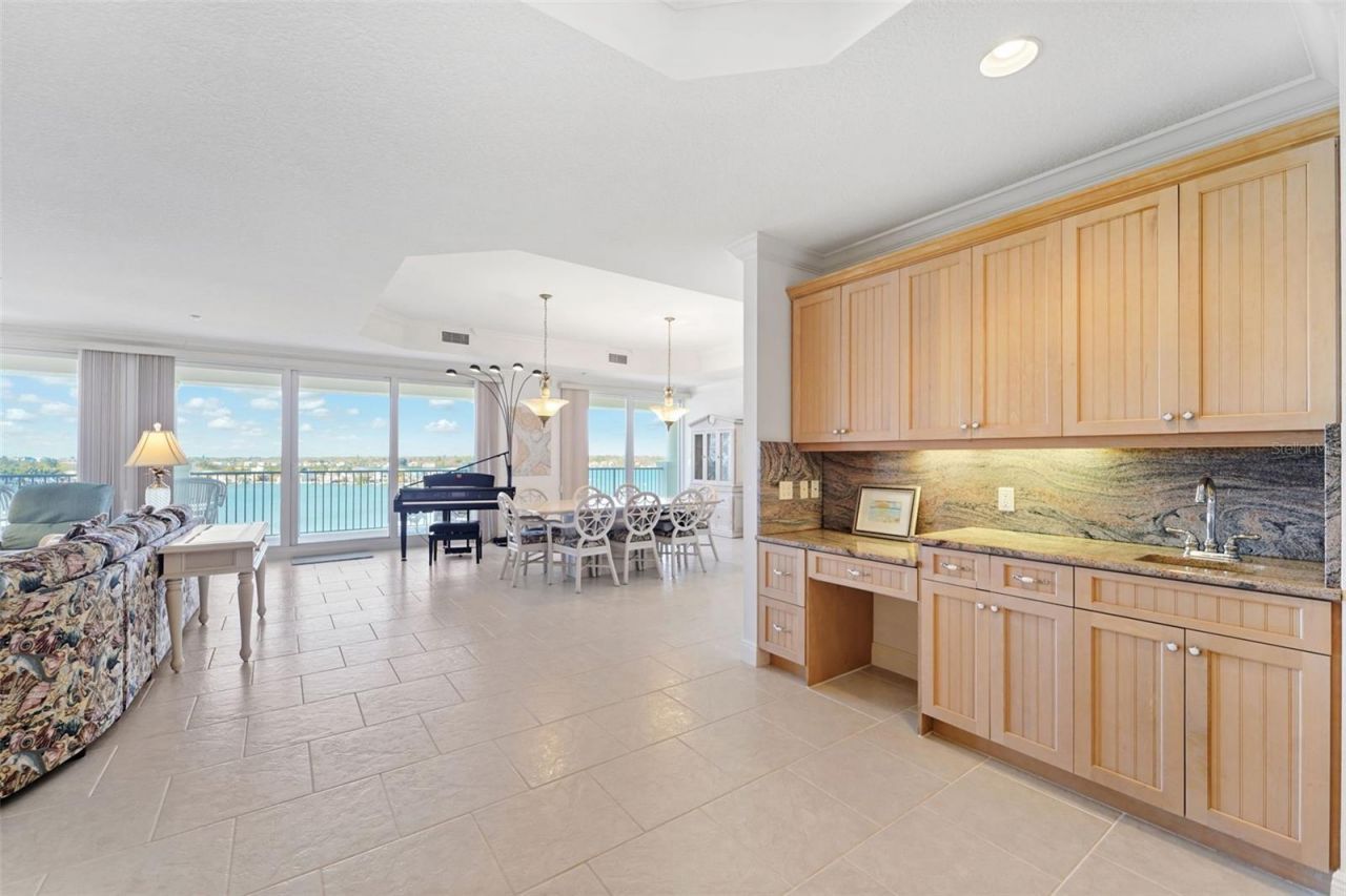 17735 Gulf Boulevard, Unit 702, Redington Shores, FL 33708 Photo