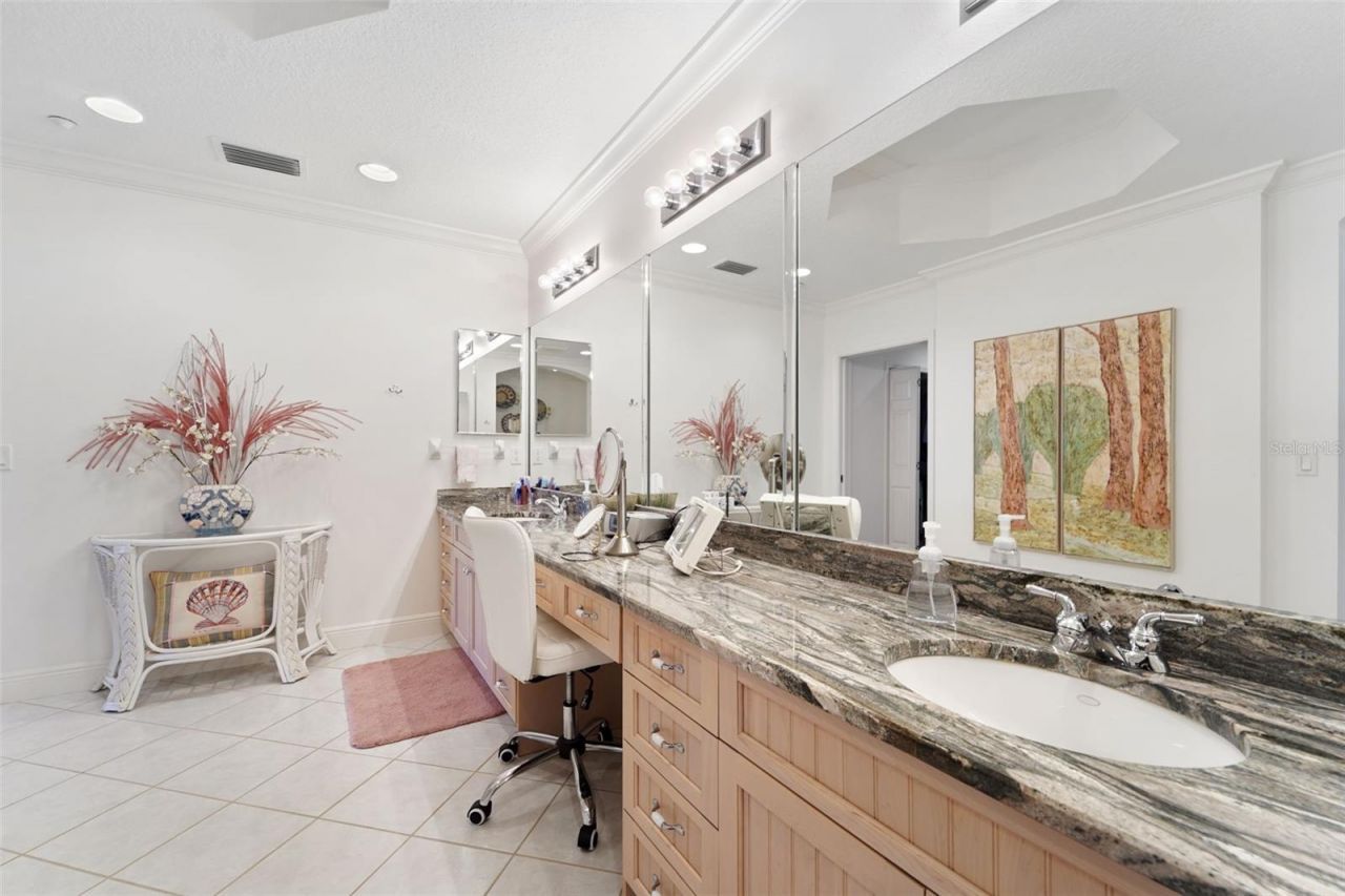 17735 Gulf Boulevard, Unit 702, Redington Shores, FL 33708 Photo