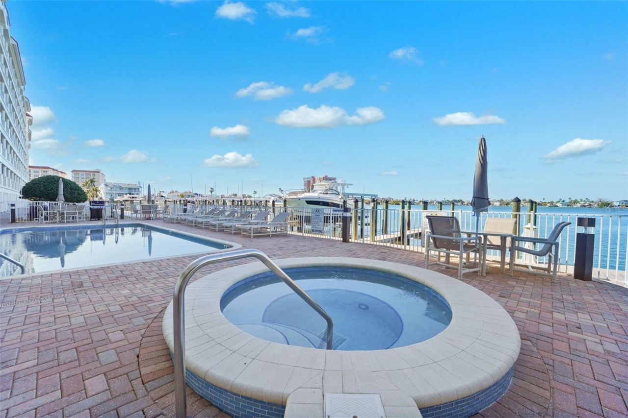 17735 Gulf Boulevard, Unit 702, Redington Shores, FL 33708 Photo