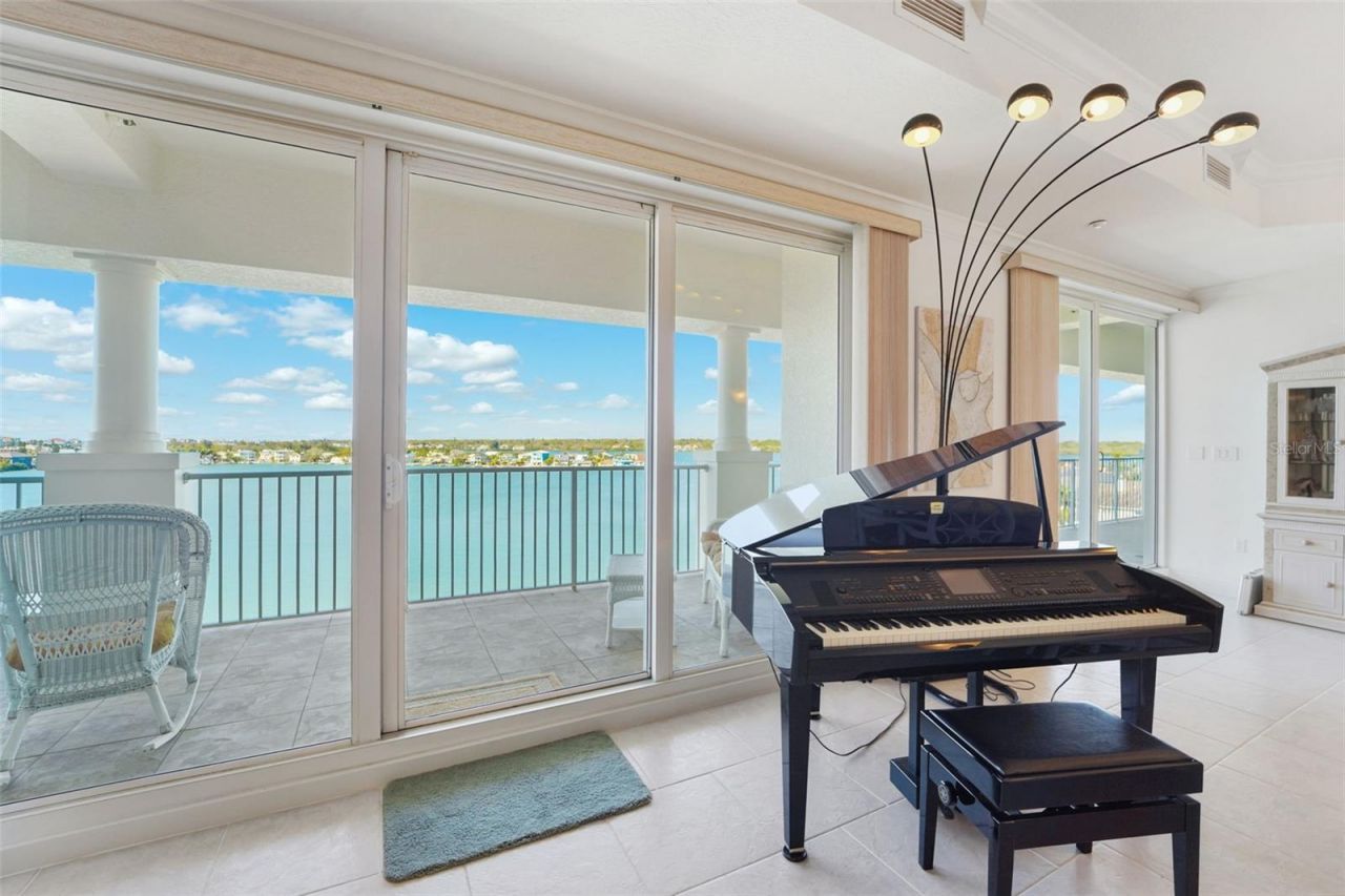 17735 Gulf Boulevard, Unit 702, Redington Shores, FL 33708 Photo