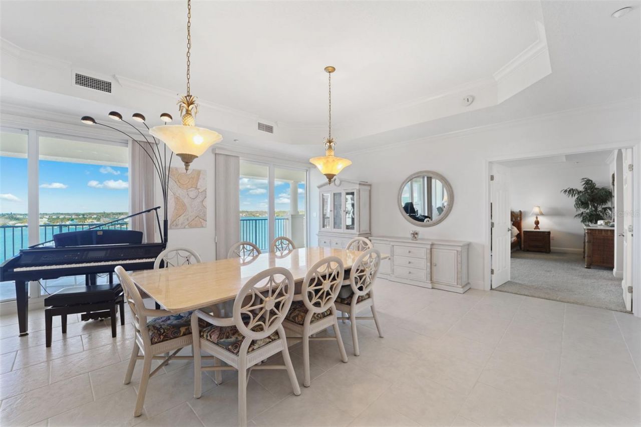 17735 Gulf Boulevard, Unit 702, Redington Shores, FL 33708 Photo