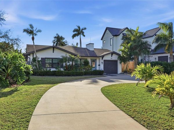 845 SNELL ISLE BOULEVARD NE, ST PETERSBURG, FL 33704