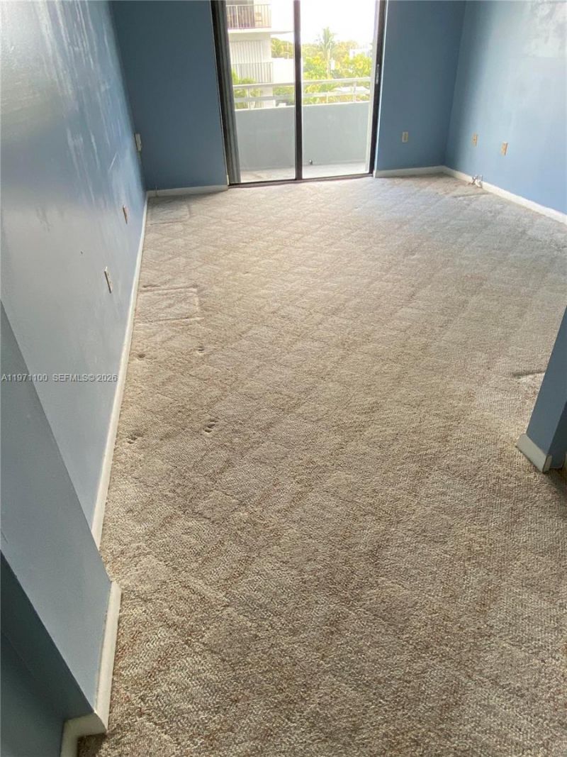 8201 Byron Ave, Unit 405, Miami Beach, FL 33141 Photo