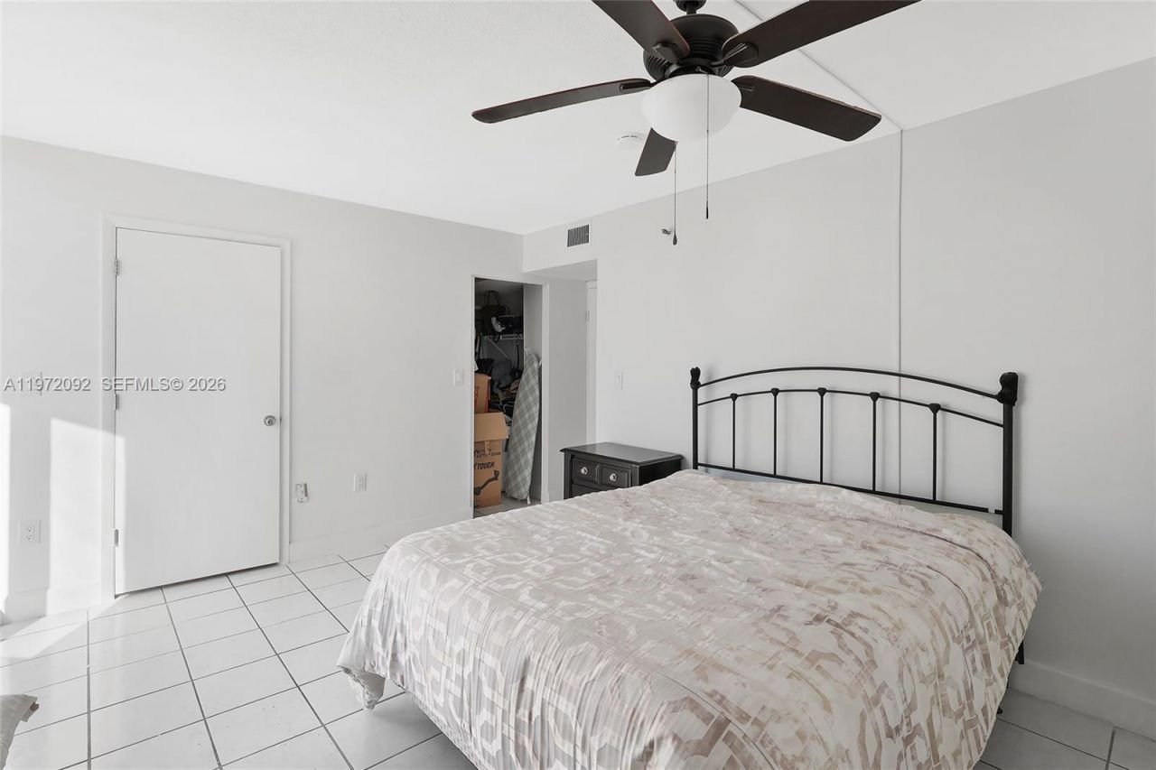 7933 West Dr , Unit 819, North Bay Village, FL 33141 Photo