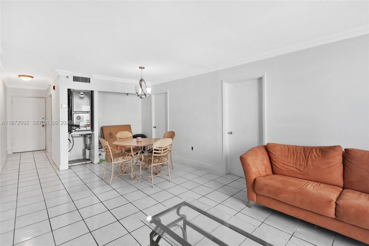 7933 West Dr , Unit 819, North Bay Village, FL 33141 Photo