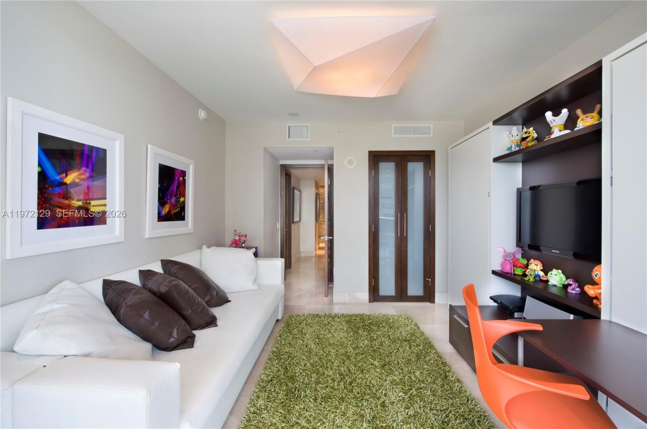 5875 Collins Ave , Unit 1008, Miami Beach, FL 33140 Photo