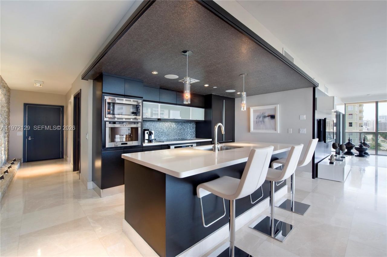 5875 Collins Ave , Unit 1008, Miami Beach, FL 33140 Photo