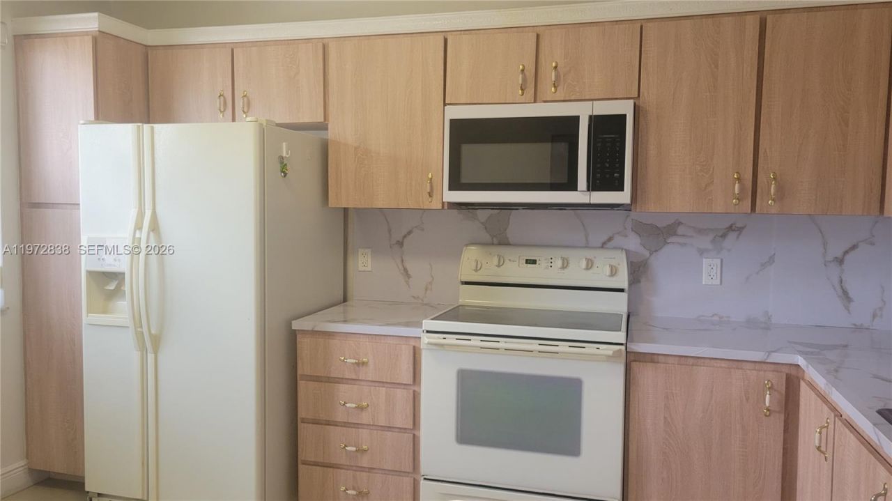 11202 Taft St, Unit 11202, Pembroke Pines, FL 33026 Photo