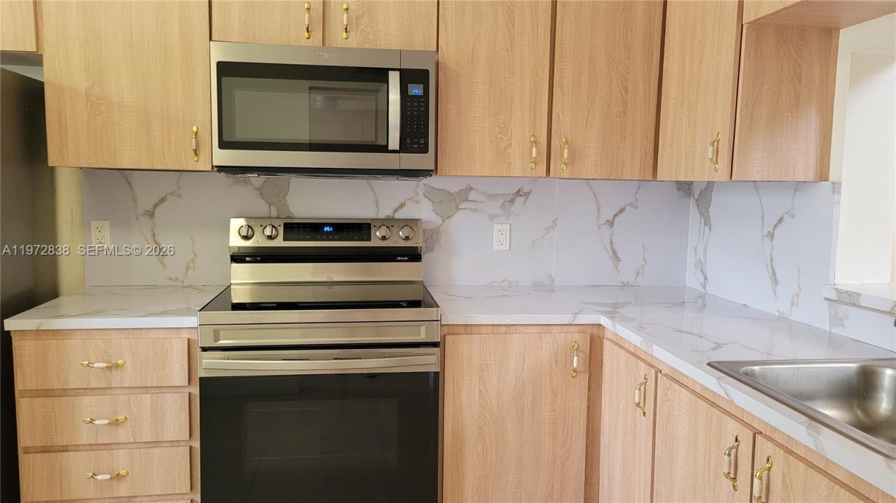 11202 Taft St, Unit 11202, Pembroke Pines, FL 33026 Photo