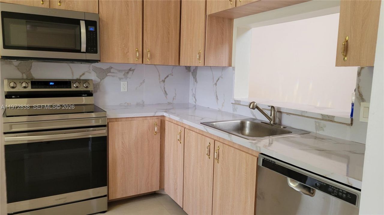 11202 Taft St, Unit 11202, Pembroke Pines, FL 33026 Photo