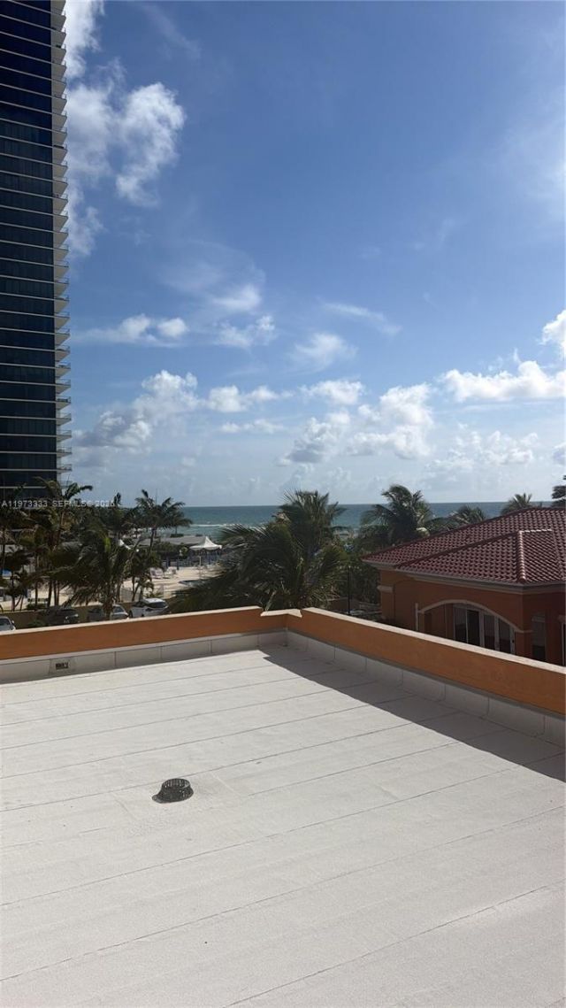 2080 S Ocean Dr, Unit 308, Hallandale Beach, FL 33009 Photo