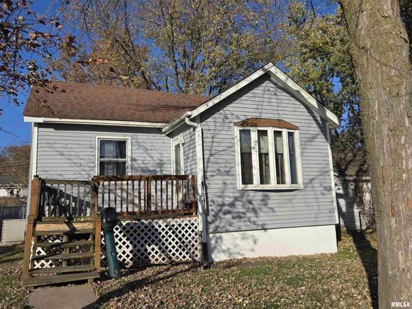 1216 9TH Avenue S, Clinton, IA 52732