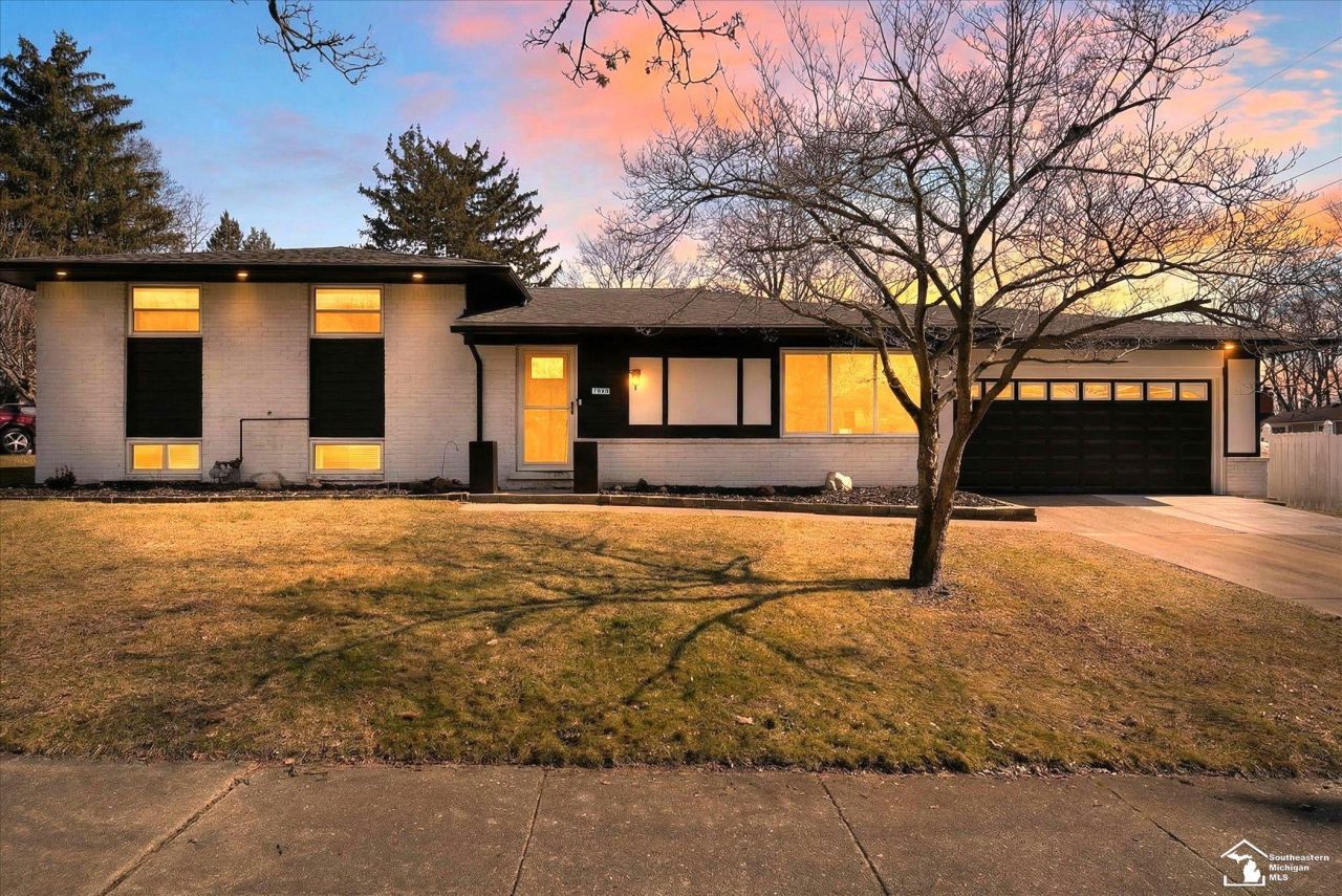 7060 Brookside Drive, Lambertville, MI 48144 Main Photo