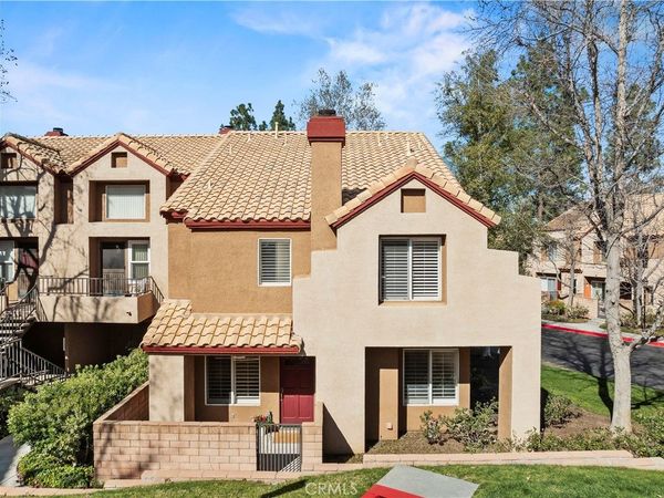 22713 Copper Hill, Unit 42, Saugus, CA 91350