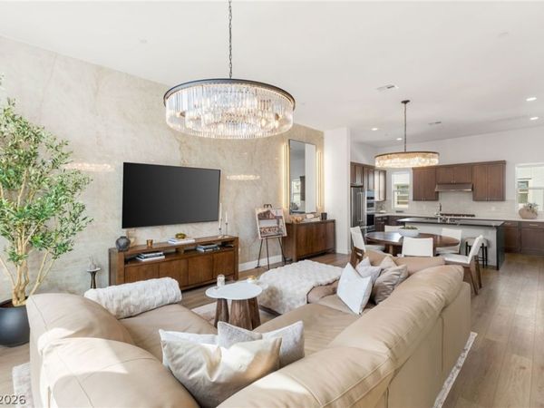 664 Fortis Creek Street , Las Vegas, NV 89138