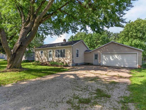 403 1St Street, Washburn, IA 50702