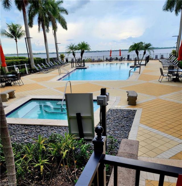2825 Palm Beach Blvd, Unit 416, Fort Myers, FL 33916 Photo