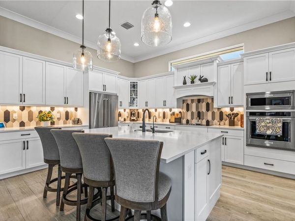 5733 Bent Pine Square, Vero Beach, FL 32967