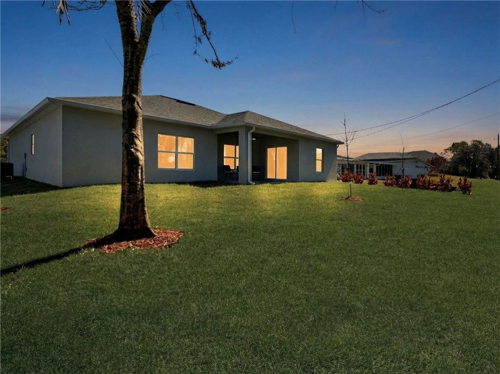 418 Easy Street, Sebastian, FL 32958 Photo