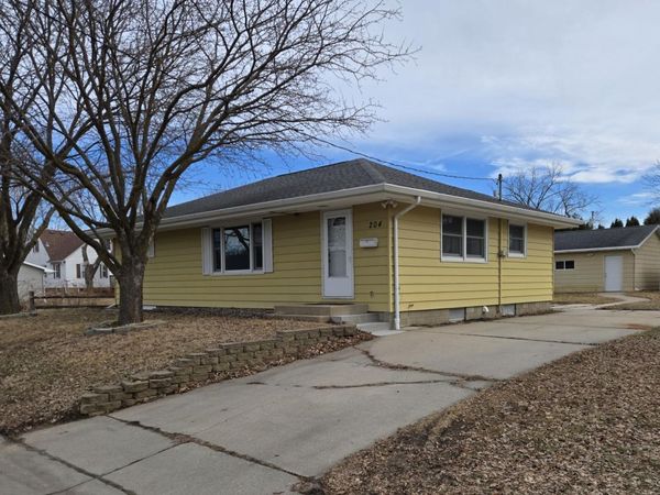 204 4th Avenue SW, Stewartville, MN 55976