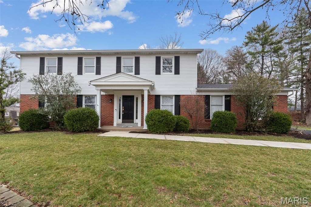 442 Royalwood Drive, Creve Coeur, MO 63141 Main Photo