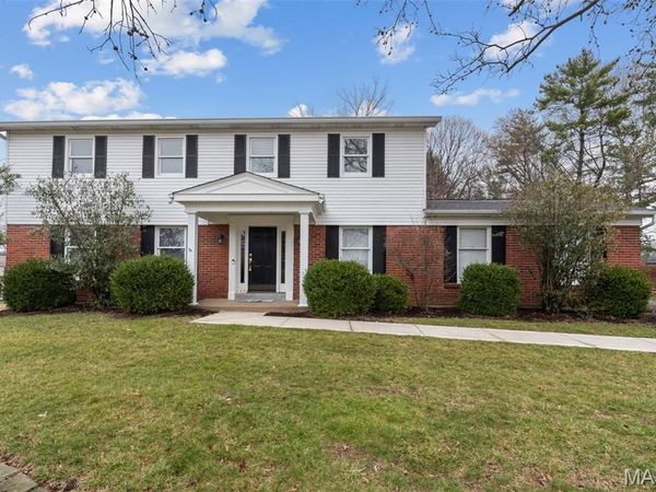 442 Royalwood Drive, Creve Coeur, MO 63141