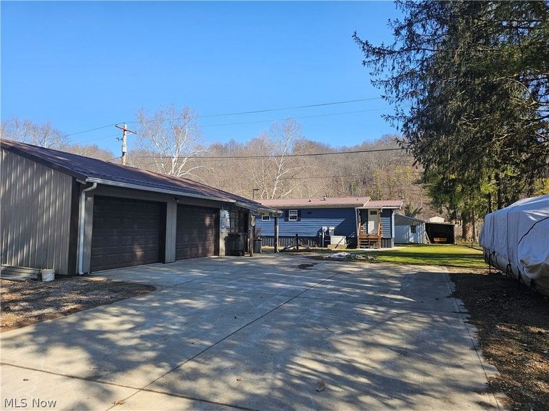 2524 Sycamore Lane, Stockport, OH 43787 Photo 2