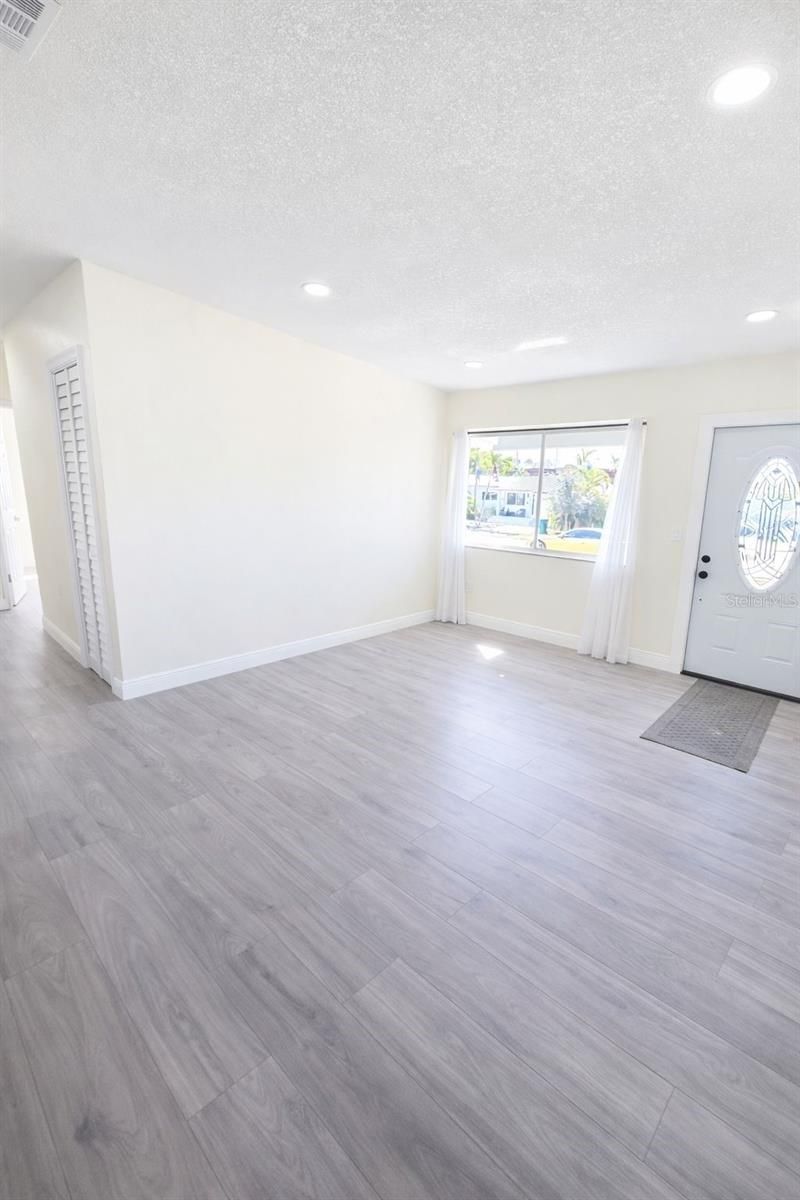 6221 NW 37 Th Terrace , Virginia Gardens, FL 33166 Photo