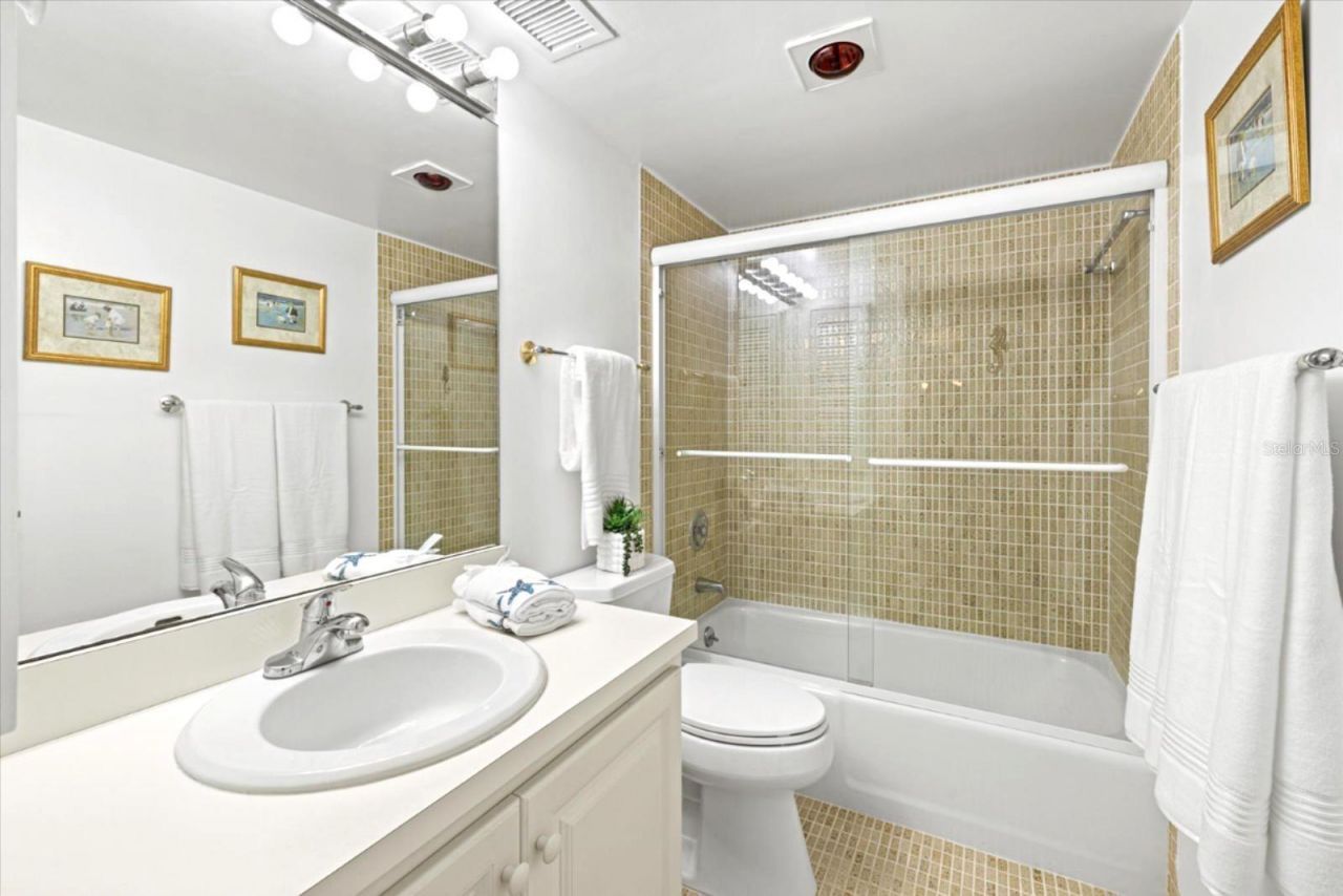 1300 N Portofino Drive, Unit S206, Sarasota, FL 34242 Photo