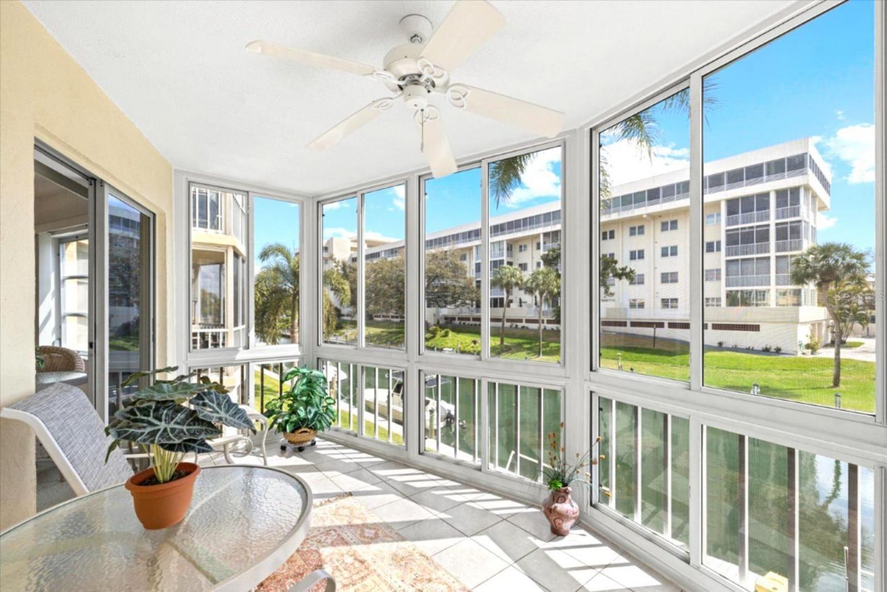 1300 N Portofino Drive, Unit S206, Sarasota, FL 34242 Photo